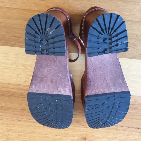 Swedish Hasbeens brown strap sandals/clogs - Picture 3 of 7